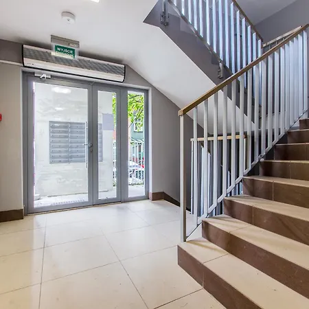 Black Apartment- Modern In The Center! Apartment